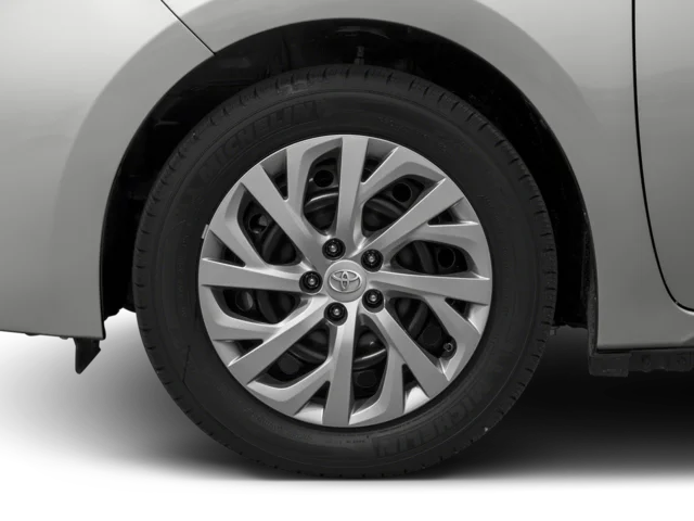 Used 2017 Silver Toyota LE image 14