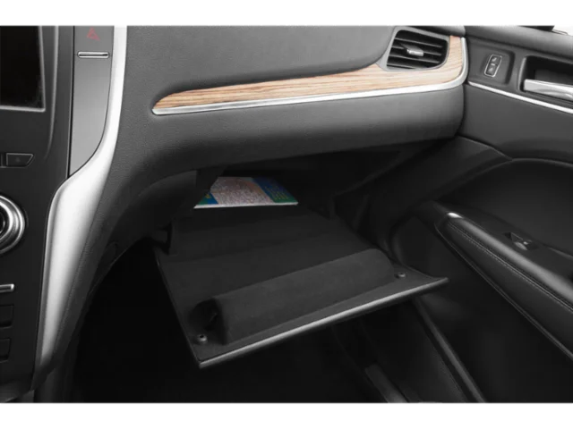 Used 2015 Black Lincoln Base image 14