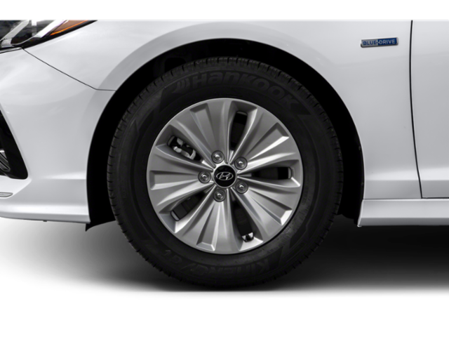Used 2019 White Hyundai Limited image 9