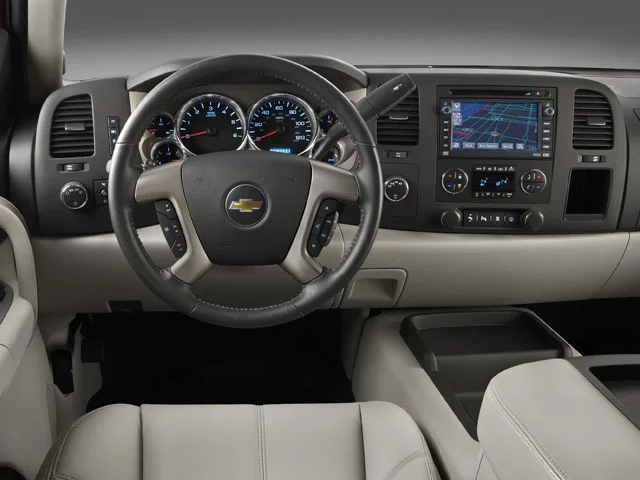 Used 2008 SUMMIT WHITE Chevrolet LT w/2LT image 4