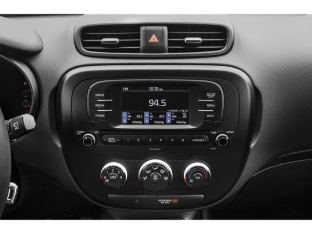 Used 2019 Green Kia Base image 10