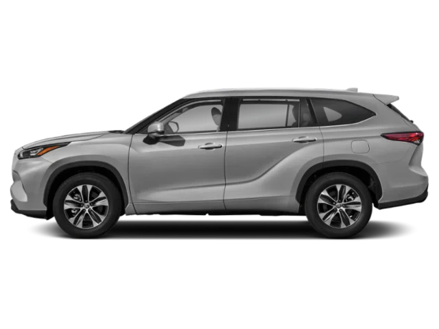 Used 2021 Silver Toyota XLE image 3