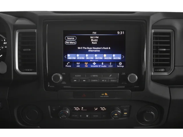 Used 2022 Glacier White Nissan SV image 7