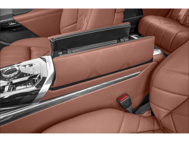 Used 2024 Black Sapphire Metallic BMW M70 image 11