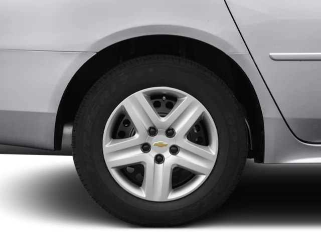 Used 2016 Silver Ice Metallic Chevrolet LS image 9