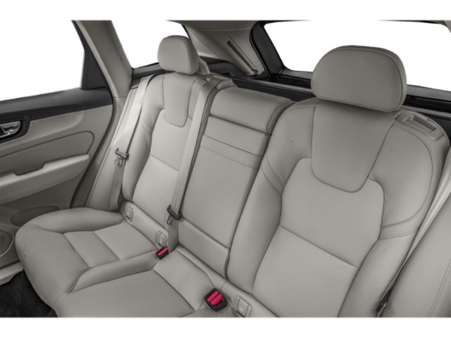 Used 2019 White Volvo T5 Momentum image 18