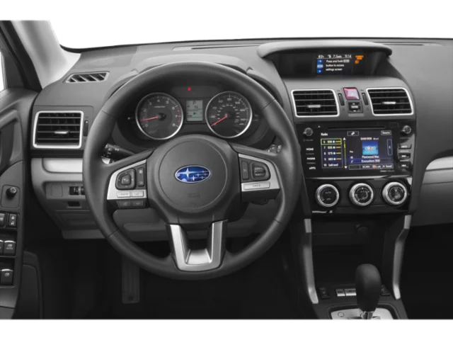 Used 2018 Silver Subaru 2.5i Premium image 4