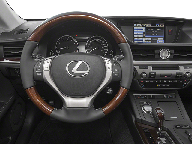 Used 2013 Silver Lining Metallic Lexus 4dr Sdn image 4