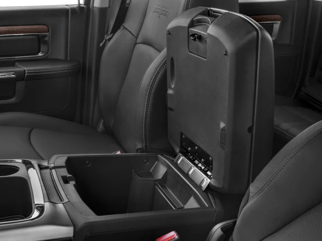Used 2016  Ram Laramie image 12