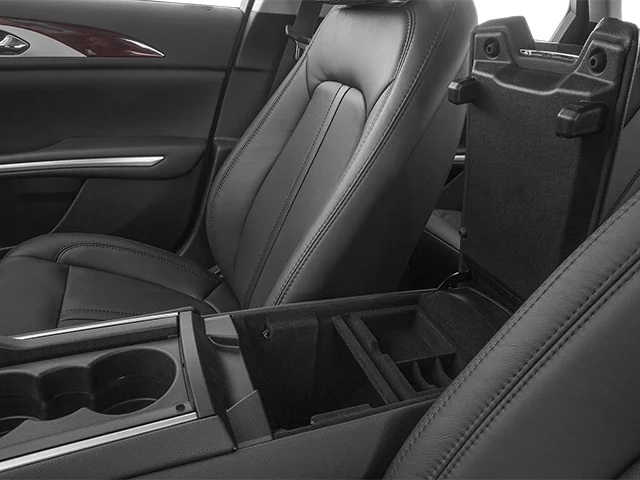 Used 2014 Silver Lincoln Base image 21